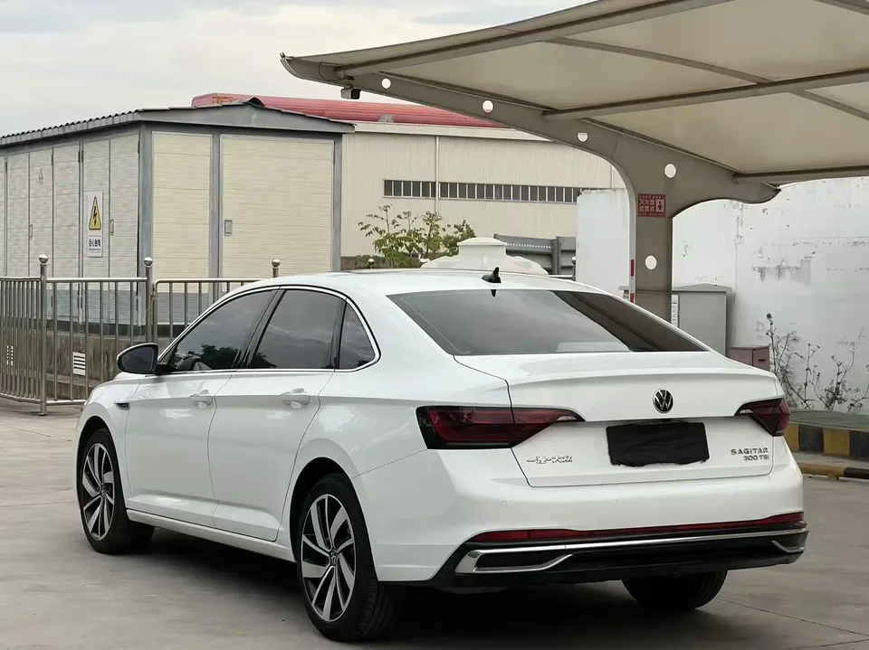 Volkswagen Sagitar Sagitar 300TSI DSG Flying Edition 2024 — миниатюра 2