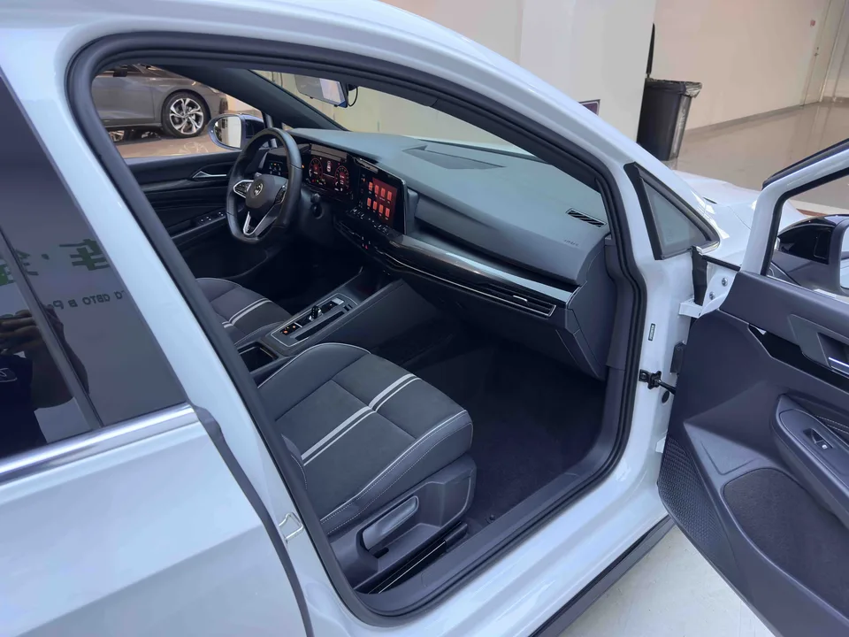 Volkswagen Golf Golf 2021 280TSI DSG R-Line 2022 — миниатюра 4