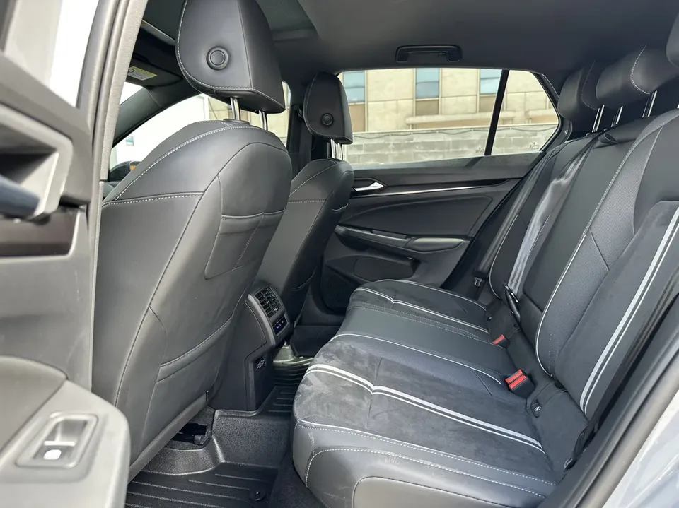 Volkswagen Golf Golf 2021 280TSI DSG R-Line 2022 — миниатюра 4
