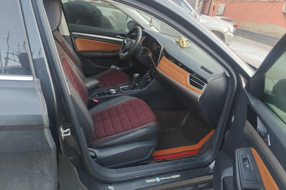 Volkswagen Bora Bora 2023 200TSI DSG Joy-Drive PRO Edition 2023 — миниатюра 2