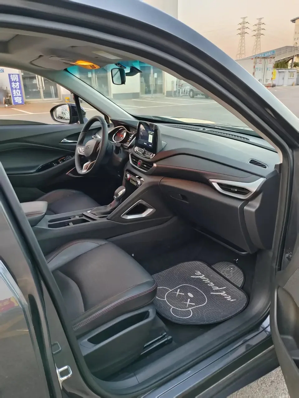 Chevrolet Volando light hybrid Redline 530T indulgent version (5+2 models) 2023 — миниатюра 3