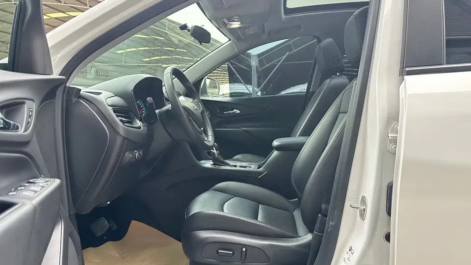 Chevrolet Equinox Explorer 2021 535T Chijie Edition 2022 — миниатюра 3