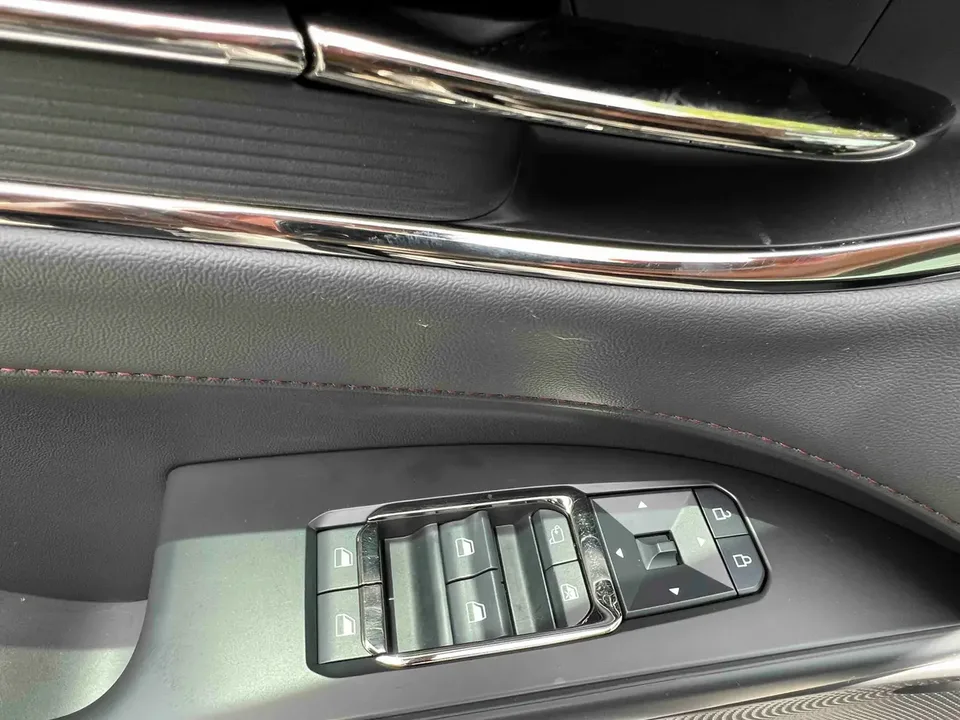 Ford Mondeo Mondeo EcoBoost 245 Luxury 2023 — миниатюра 4