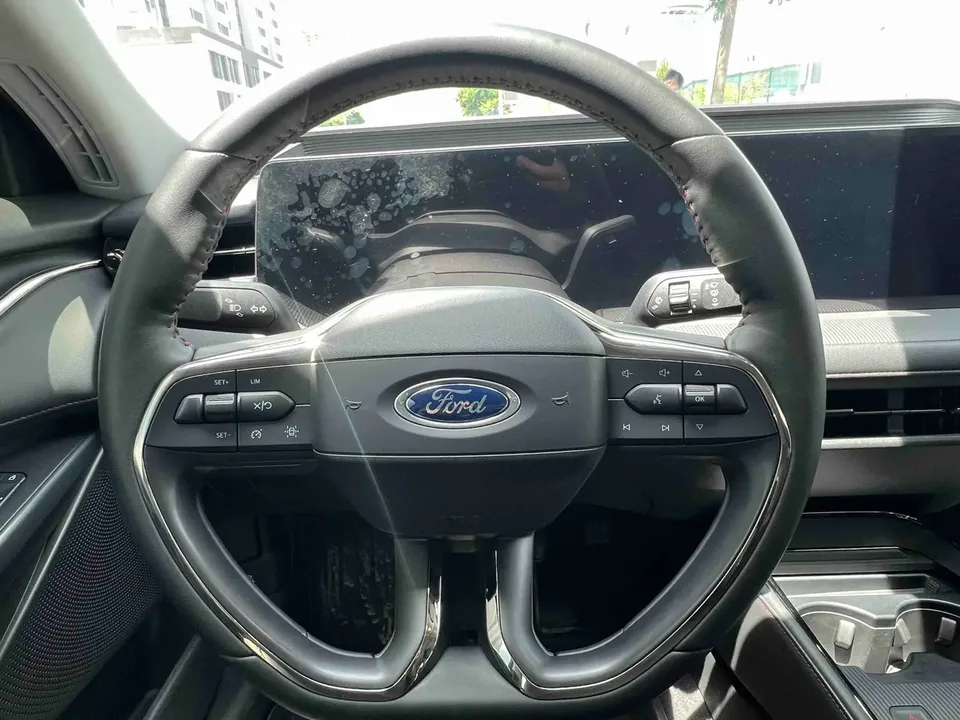 Ford Mondeo Mondeo EcoBoost 245 Luxury 2023 — миниатюра 5