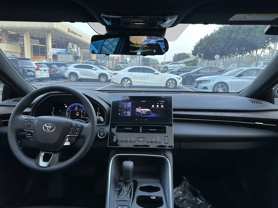 Toyota Avalon 2.0L CVT Progressive Edition 2025 — миниатюра 3