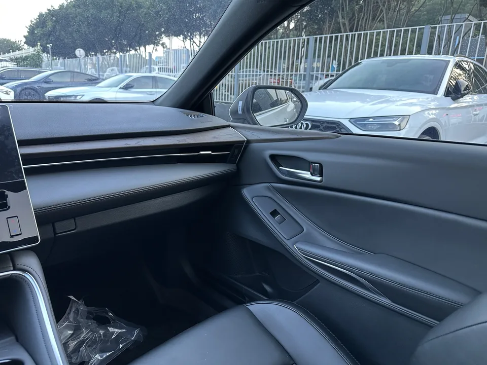 Toyota Avalon 2.0L CVT Progressive Edition 2025 — миниатюра 4