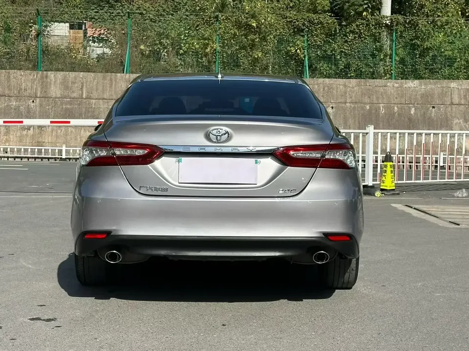 Toyota Camry 2.0E Elite Edition 2022 — миниатюра 2