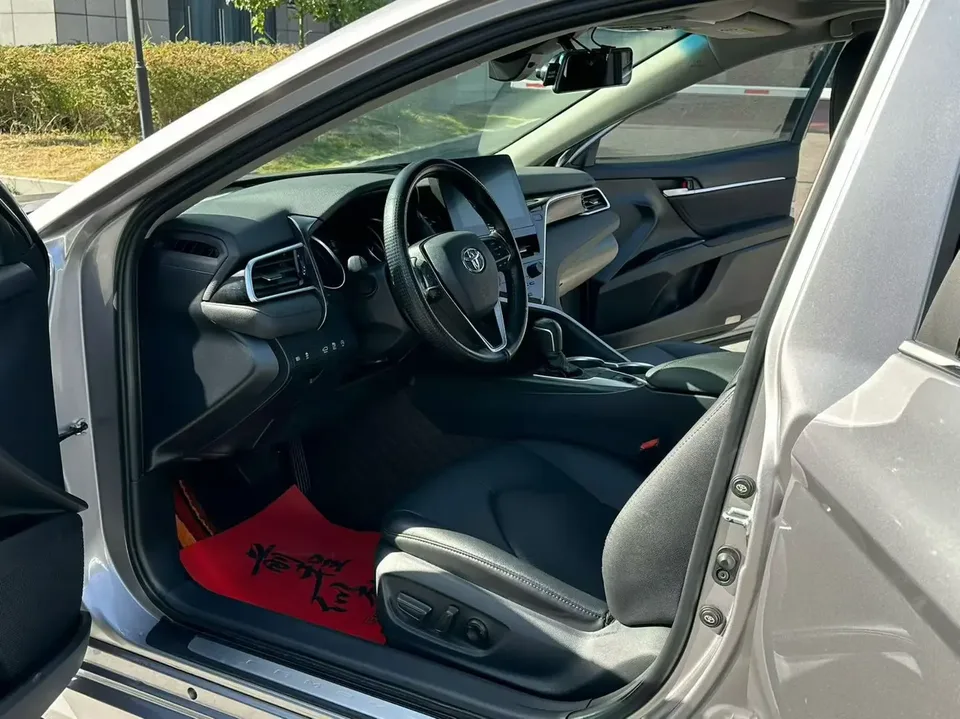 Toyota Camry 2.0E Elite Edition 2022 — миниатюра 3