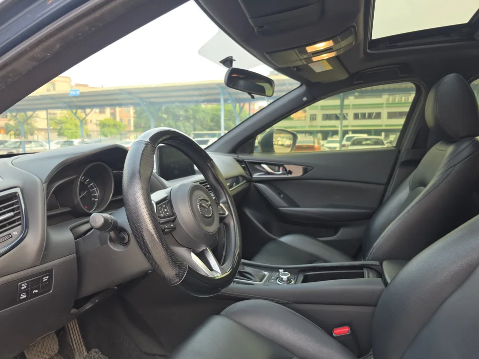 Mazda CX-4 Mazda CX-4 2021 2.0L 2WD Blue Sky Exploration Edition 2022 — миниатюра 5