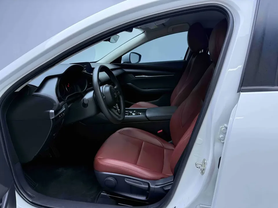 Mazda Axela 2.0L Automatic Quality Edition 2024 — миниатюра 3