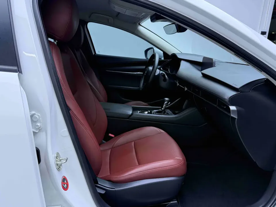 Mazda Axela 2.0L Automatic Quality Edition 2024 — миниатюра 5
