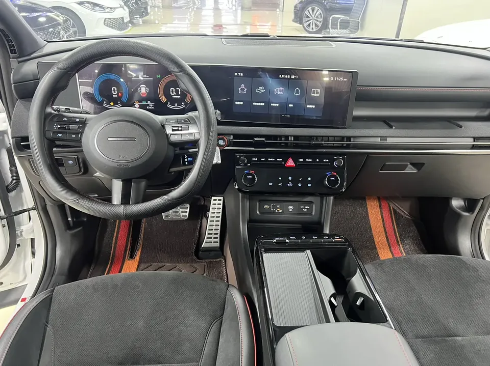 Hyundai tucson l Tucson 2025 Tucson L 1.5T LUX Premium Edition 2026 — миниатюра 4