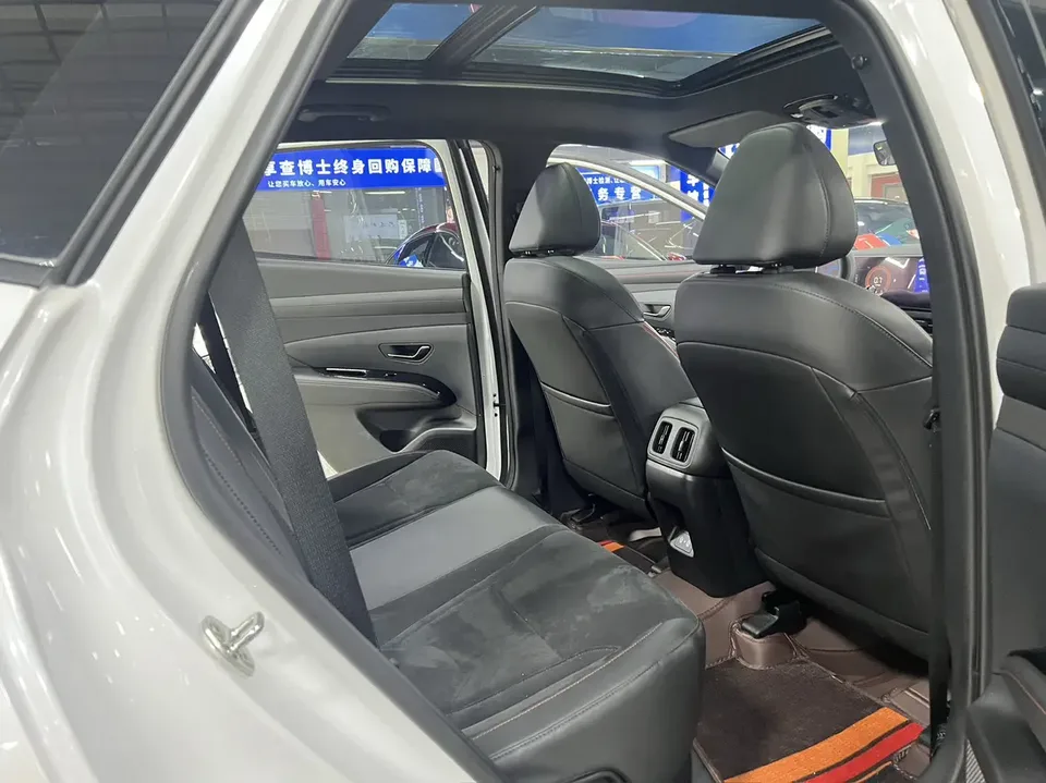 Hyundai tucson l Tucson 2025 Tucson L 1.5T LUX Premium Edition 2026 — миниатюра 5