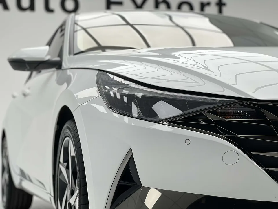 Hyundai Elantra Elantra 1.5L CVT LUX Premium Edition 2022 — thumbnail 2