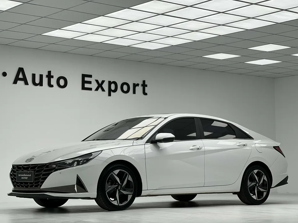 Hyundai Elantra Elantra 1.5L CVT LUX Premium Edition 2022 — thumbnail 3