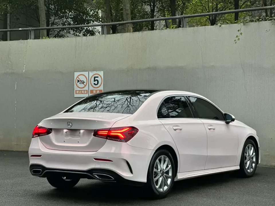 Mercedes-Benz Klasa A Mercedes Benz A Class second facelift A 200 L sports sedan fashion version 2022 — thumbnail 5