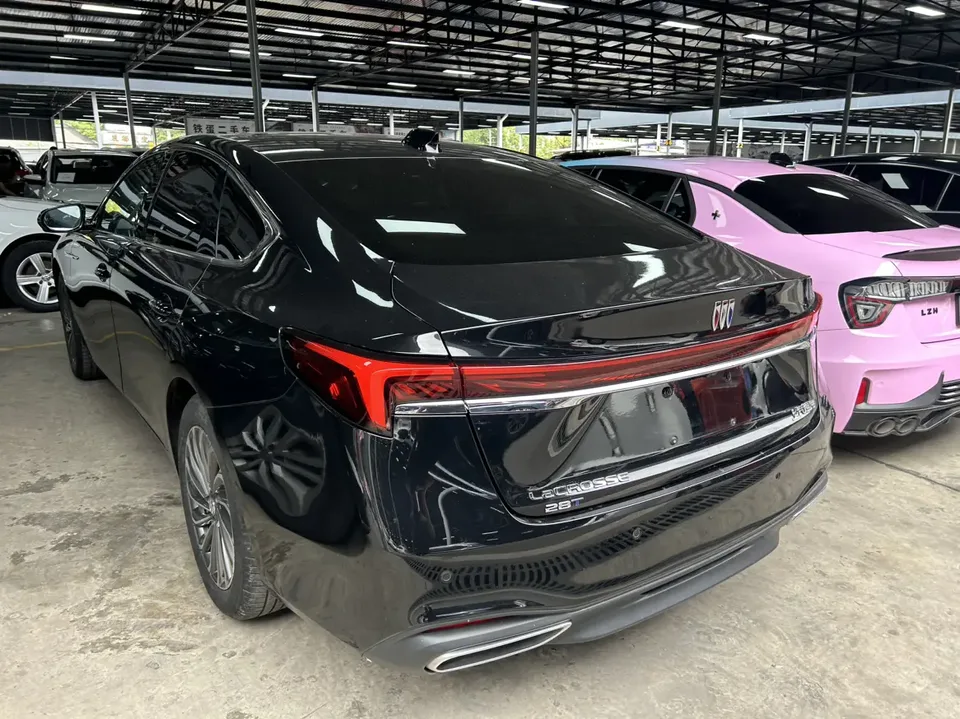Buick LaCrosse 28T Automatic Premium Edition 2023 — миниатюра 4