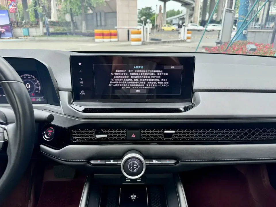 Honda Accord PHEV Accord PHEV e:PHEV Premium Edition 2023 — миниатюра 4