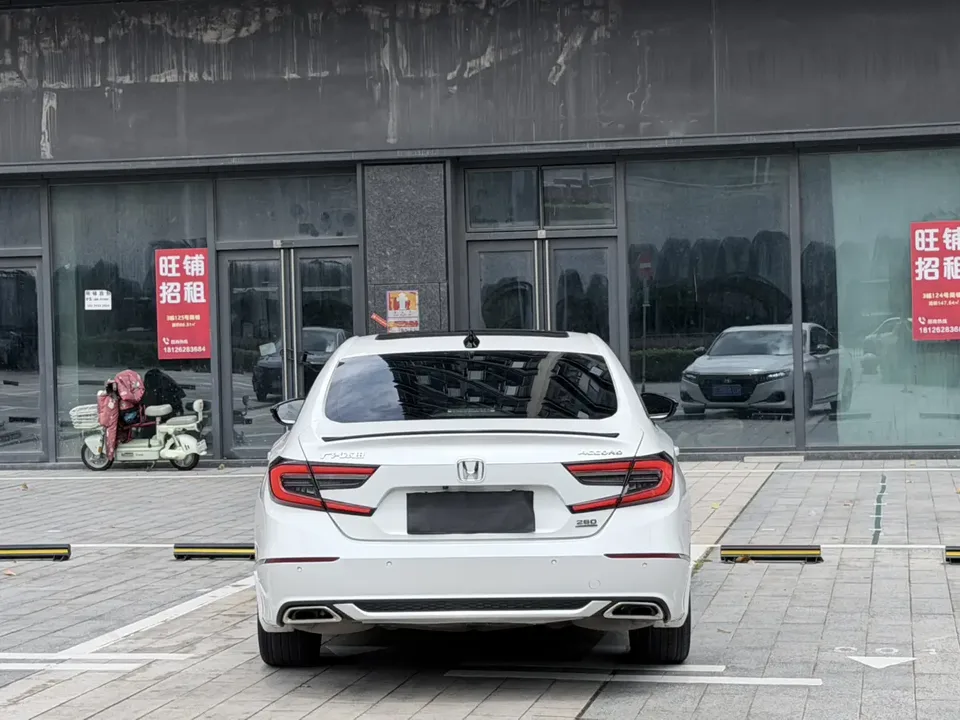 Honda Accord 2022 Accord 260TURBO Fantasy Night Premium Edition 2023 — миниатюра 2