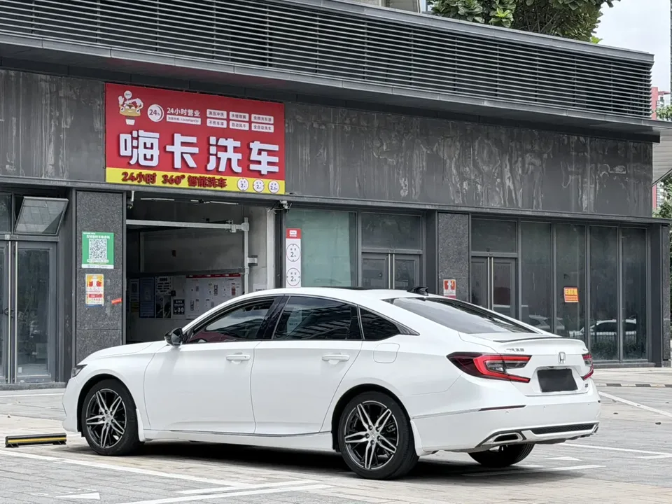 Honda Accord 2022 Accord 260TURBO Fantasy Night Premium Edition 2023 — миниатюра 4