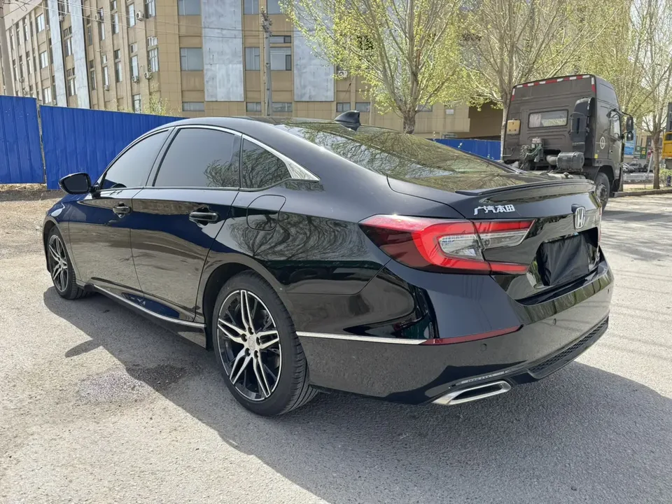 Honda Accord 2022 Accord 260TURBO Fantasy Night Premium Edition 2022 — миниатюра 4