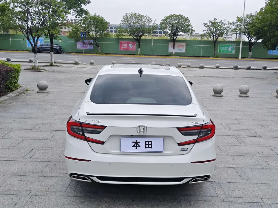 Honda Accord 2022 Accord 260TURBO Fantasy Night Premium Edition 2022 — миниатюра 2
