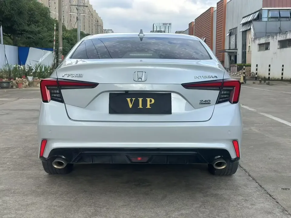 Honda Integra 240TURBO CVT Exclusive Edition 2022 — миниатюра 2