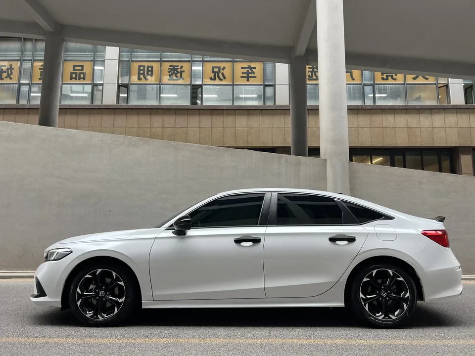 Honda CIVIC 2022 Civic 240TURBO CVT Dynamic Edition 2022 — миниатюра 4