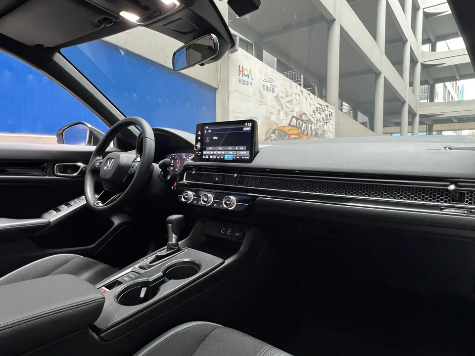 Honda CIVIC 2022 Civic 240TURBO CVT Dynamic Edition 2022 — миниатюра 5