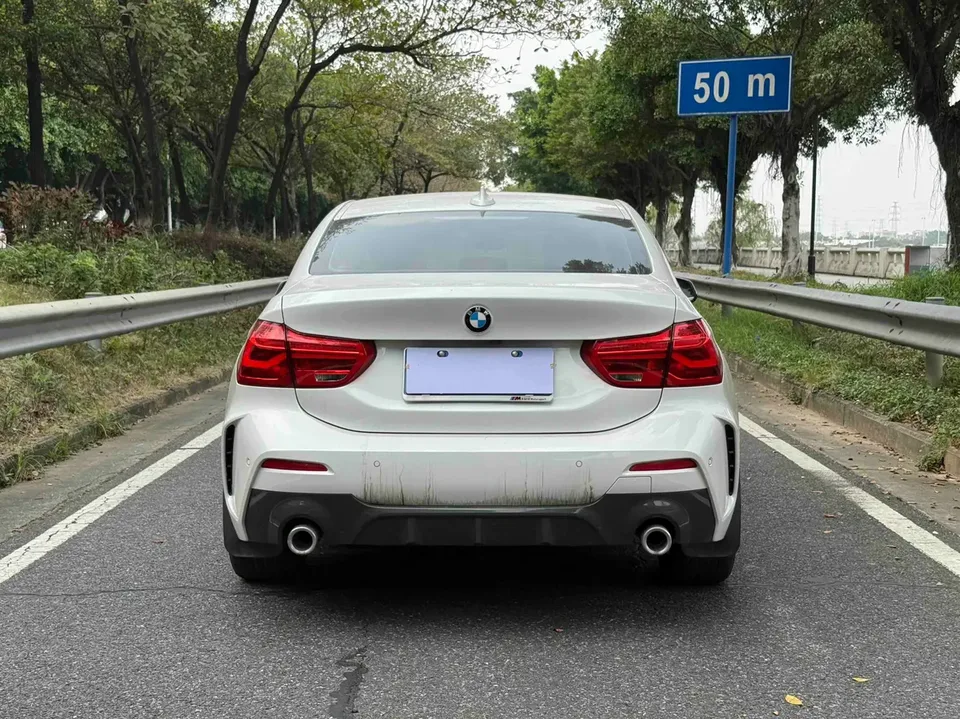 BMW 1 Series facelift 120i M Sport 2022 — миниатюра 2