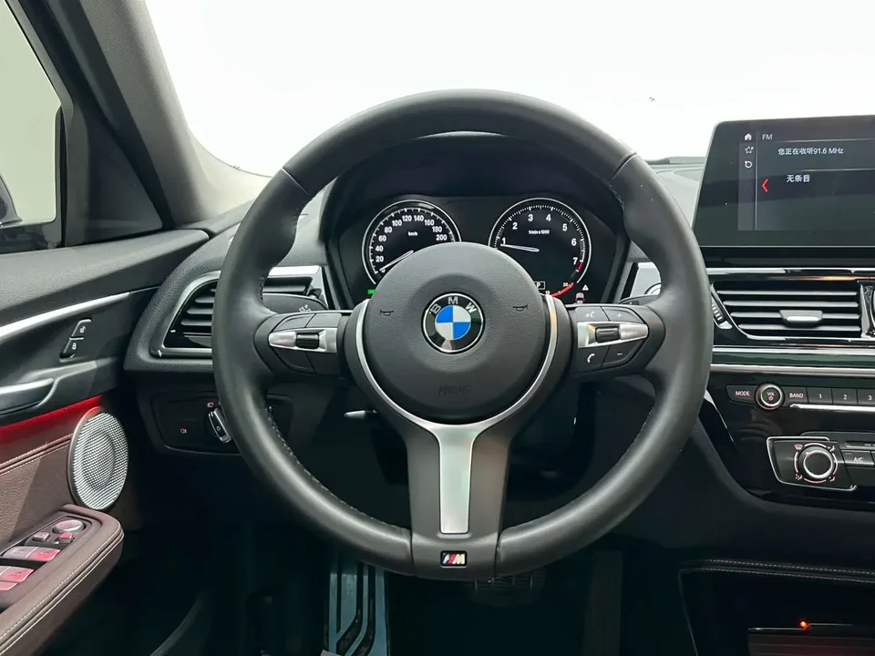 BMW 1 Series BMW 1 Series 2023 125i M Sport Night Edition 2023 — миниатюра 4
