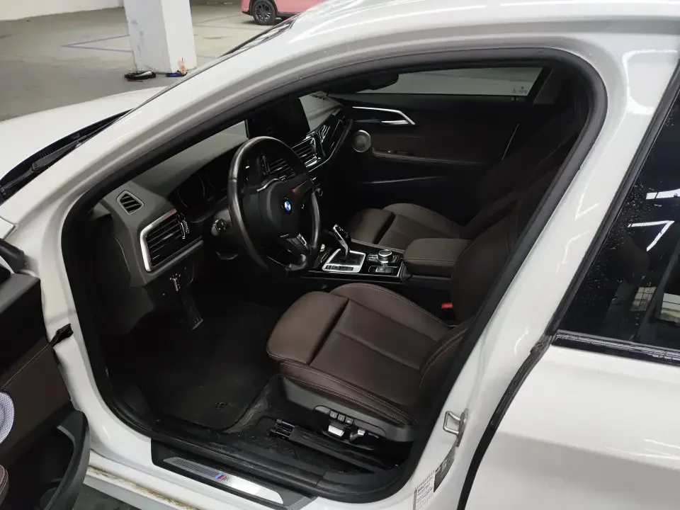 BMW 1 Series BMW 1 Series 2021 120i M Sport Night Edition 2023 — миниатюра 4