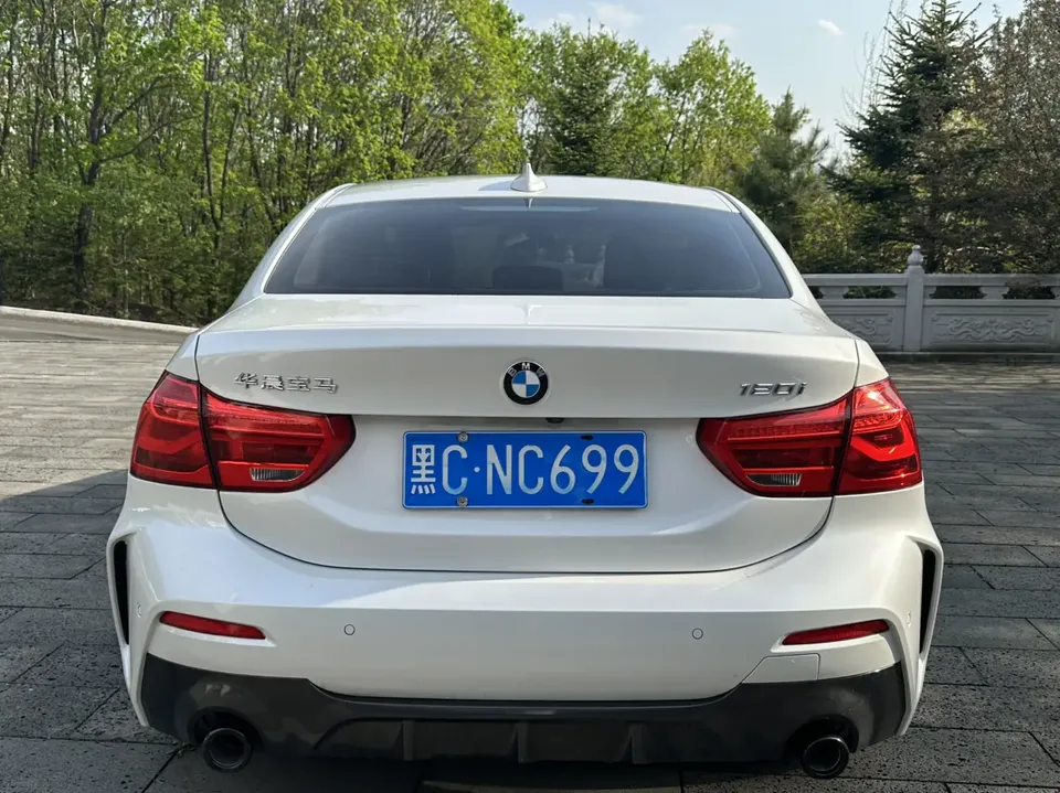BMW 1 Series 1 Series BMW 1 Series 2021 120i M Sport Night Edition 2022 — миниатюра 2