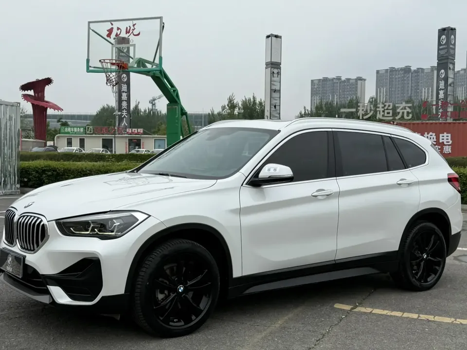 BMW X1 X1 facelift sDrive20Li Fashion model 2022 — photo 1, buy with delivery to Moscow