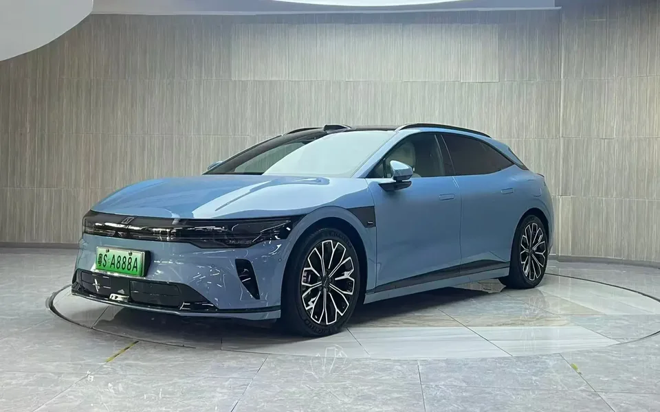 Zeekr 007GT ZEEKR 007GT Four-wheel drive intelligent driving version 75kWh 2025 — photo 1, buy with delivery to Moscow
