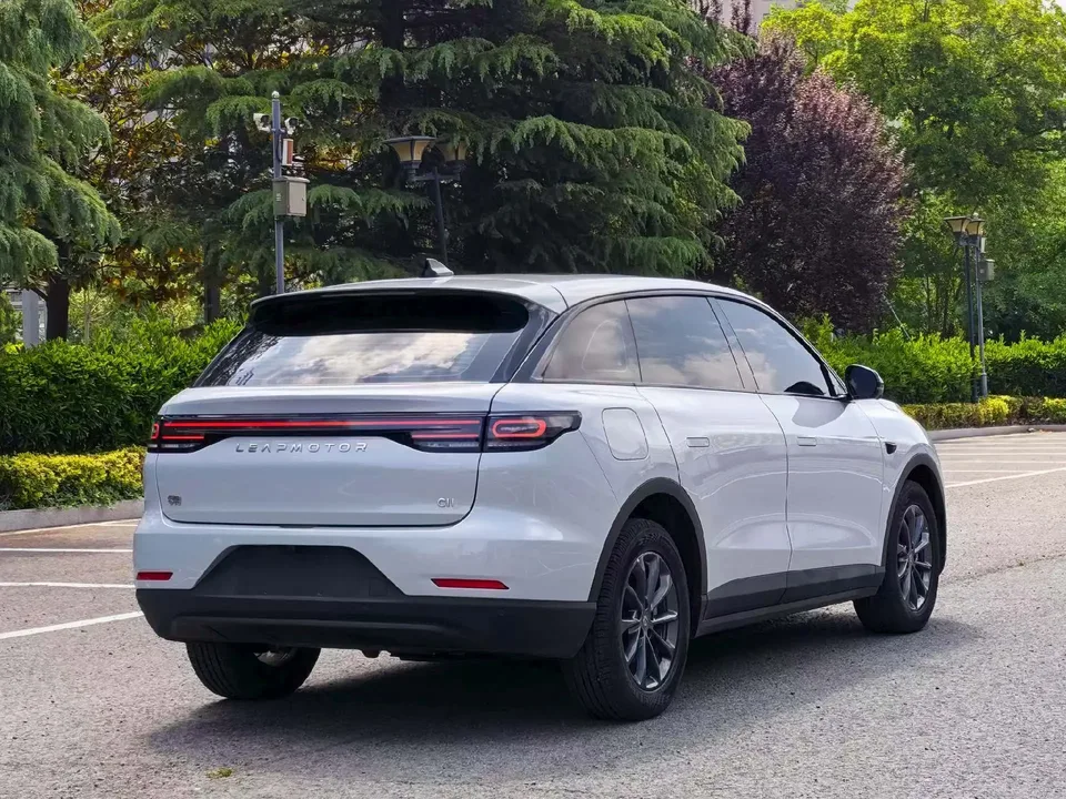 Leapmotor Zero running C11 Extended Range 180 Comfort Edition 2023 — миниатюра 4