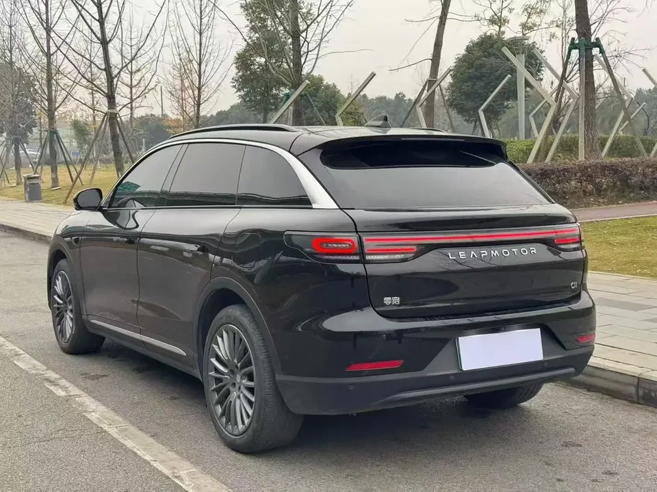 Leapmotor Zero running C11 Extended Range 300 Smart Edition 2024 — миниатюра 4
