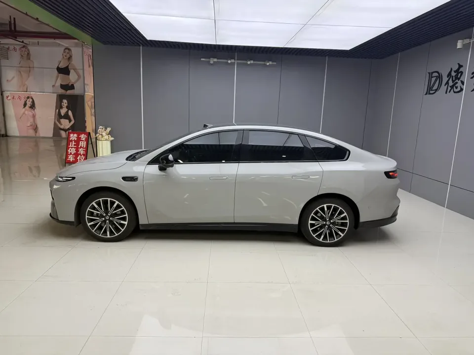 Leapmotor Leap running B01 650 LiDAR Edition 2025 — миниатюра 3