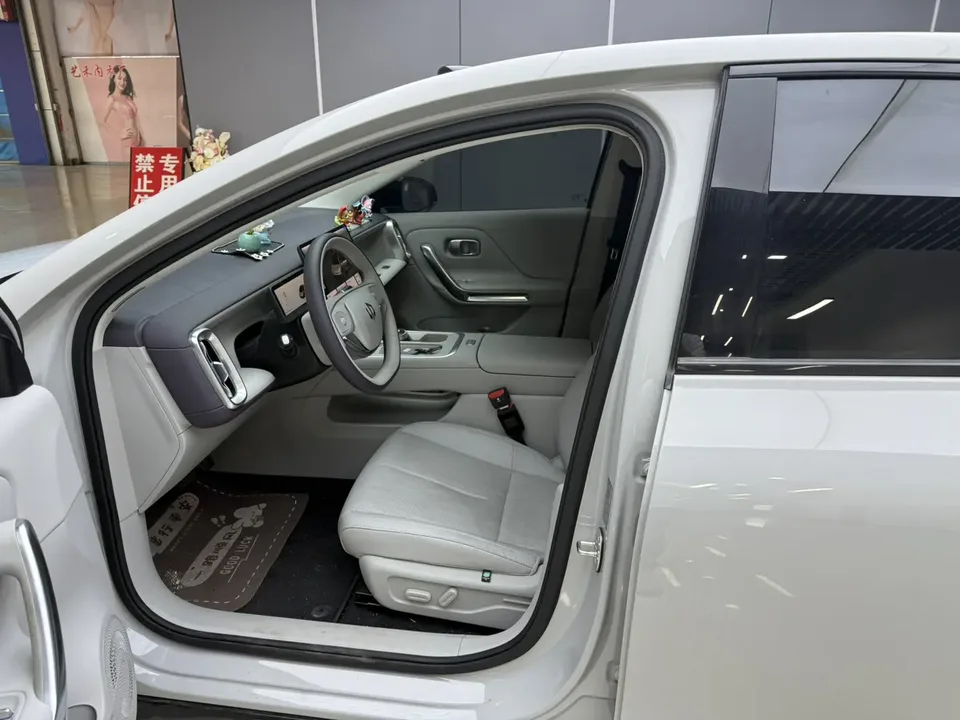 Leapmotor Leap running B01 650 LiDAR Edition 2025 — миниатюра 4