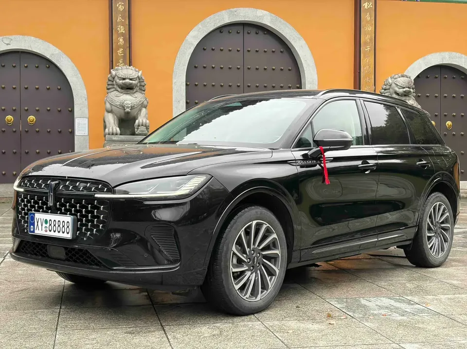 Lincoln Adventurer 2024