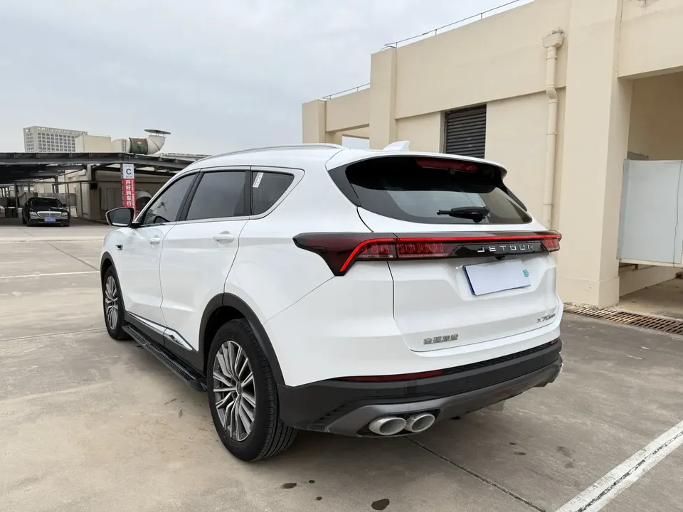 Jetour Jietu X70 PLUS JETOUR X70 PLUS 2023 1.5T DCT Brave PLUS 5-seater 2024 — миниатюра 2