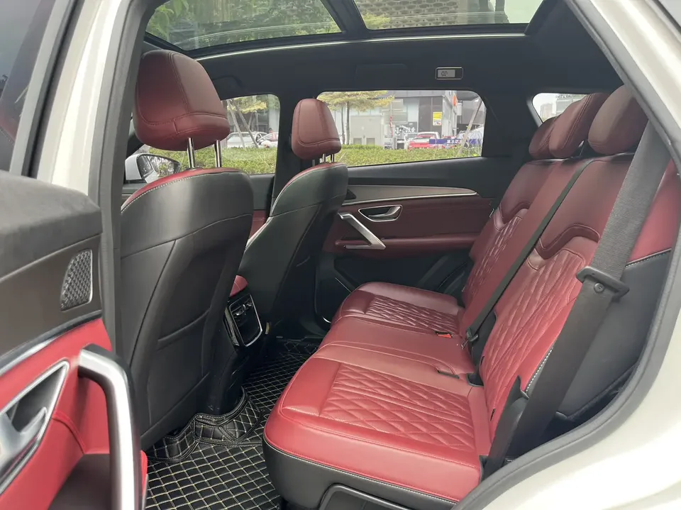 Jetour Jietu X70 PLUS Jietu X70 PLUS Champion Edition 1.5T DCT Champion MAX+ 5 Seaters 2024 — thumbnail 4