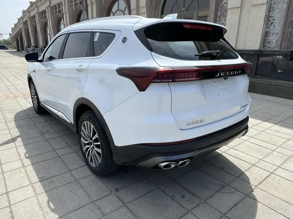 Jetour Jietu X70 PLUS JETOUR X70 PLUS 2023 1.5T DCT Brave PLUS 5-seater 2023 — миниатюра 2