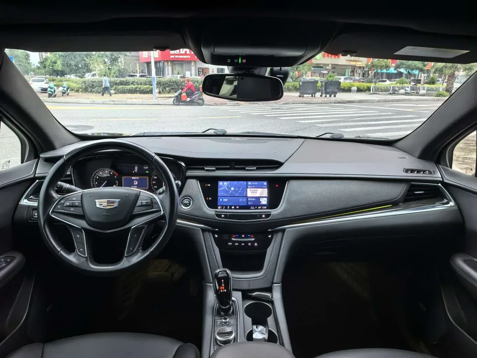 Cadillac XT5 Cadillac XT5 2022 2.0T two-wheel drive luxury model 2022 — миниатюра 2
