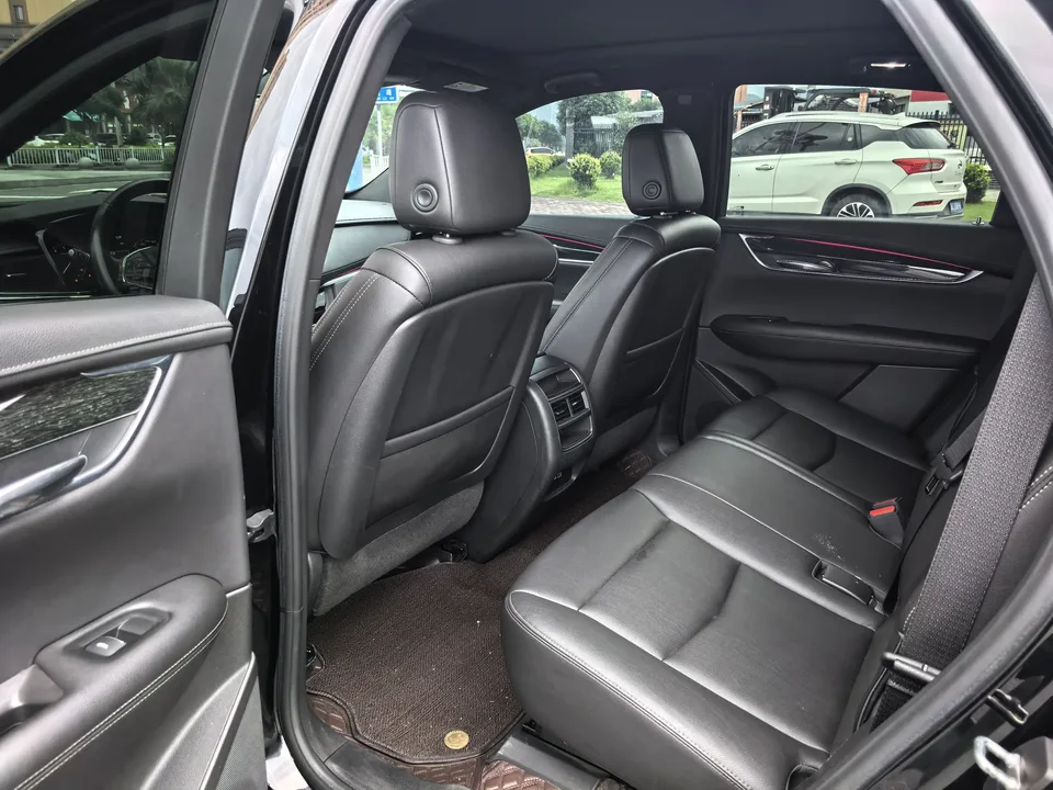 Cadillac XT5 Cadillac XT5 2022 2.0T two-wheel drive luxury model 2022 — миниатюра 3