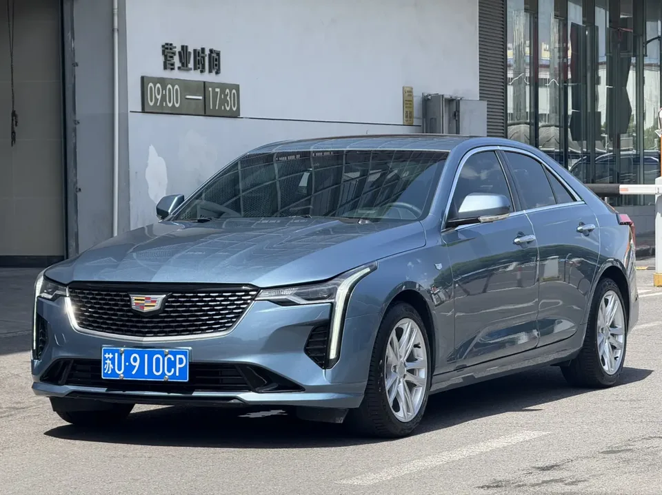 Cadillac CT4 2023