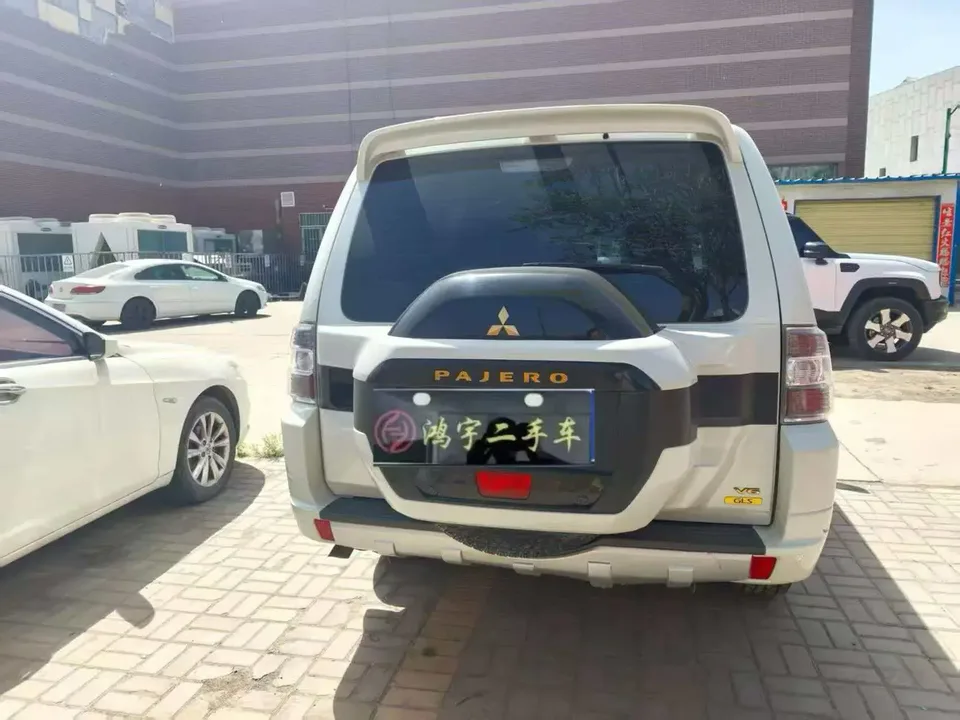 Mitsubishi Pajero Pajero 2020 3.0T automatic 4WD 7-seater parallel import 2022 — миниатюра 2