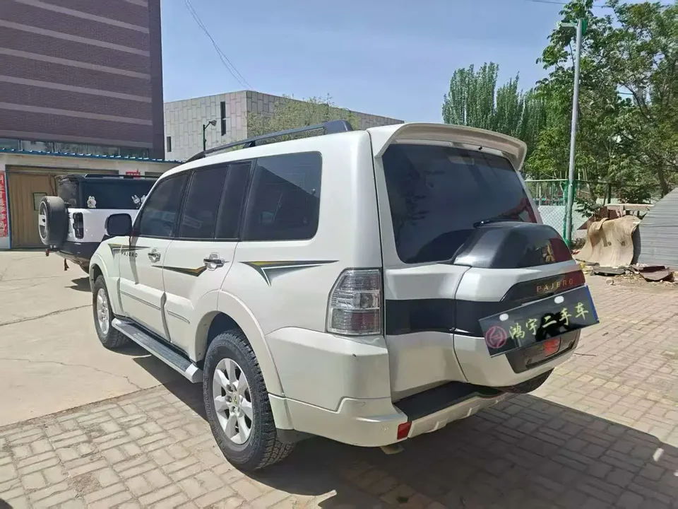 Mitsubishi Pajero Pajero 2020 3.0T automatic 4WD 7-seater parallel import 2022 — миниатюра 4