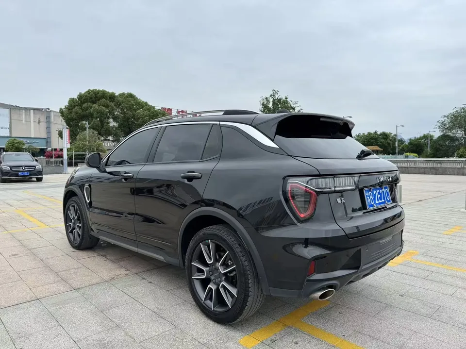 Lynk & Co 01 Lynk & Co 01 2021 2.0TD 2WD Pro 2022 — миниатюра 2