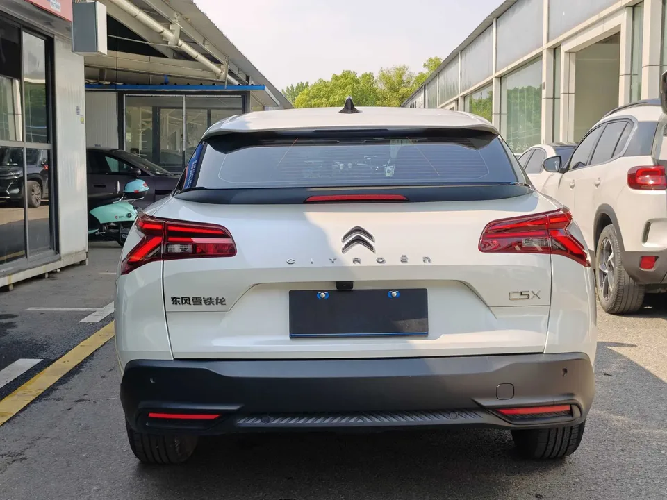 Citroen Versailles C5 X overseas version 2024 — миниатюра 2